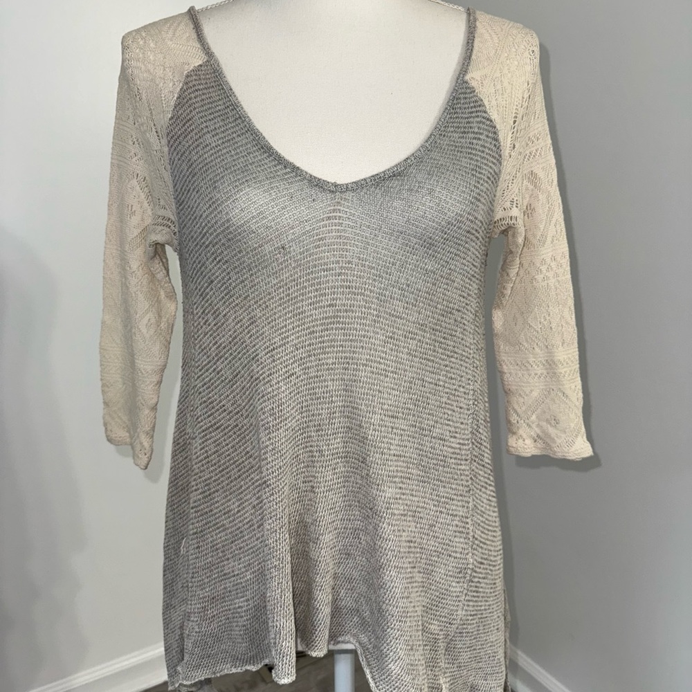 Hollister XS Gray Knit Lace‎ Sleeve Open Back Boho Top Lightweight